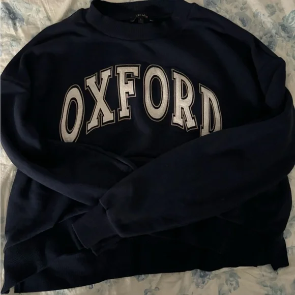 Francesca’s Oxford Hoodie - Picture 4 of 4
